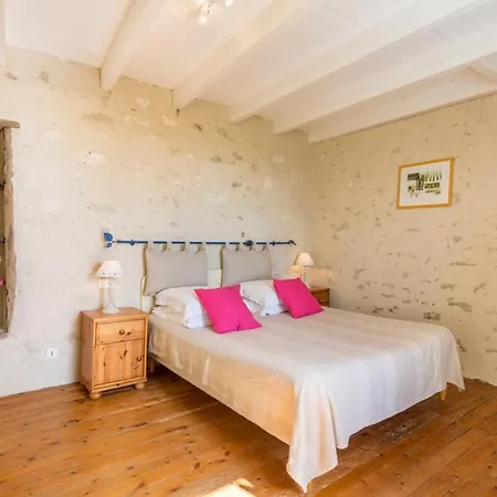 Sleeps 6 Pool Wifi * Vélines